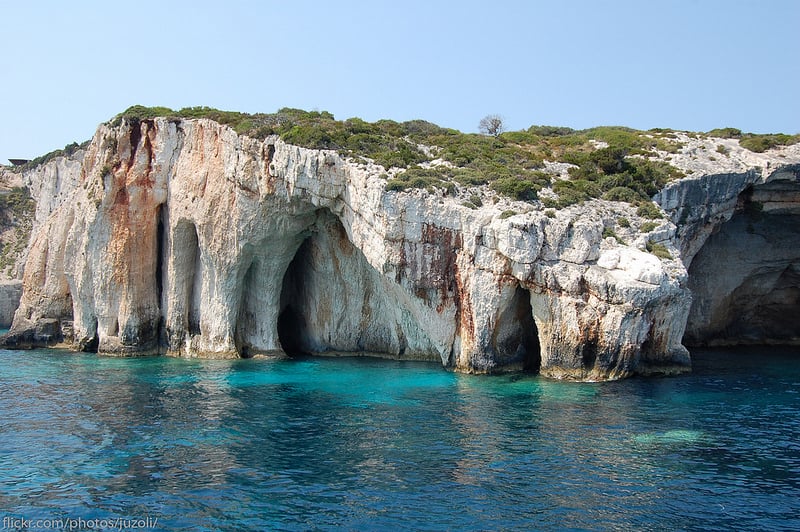 Modré jaskyne lákajú potápačov