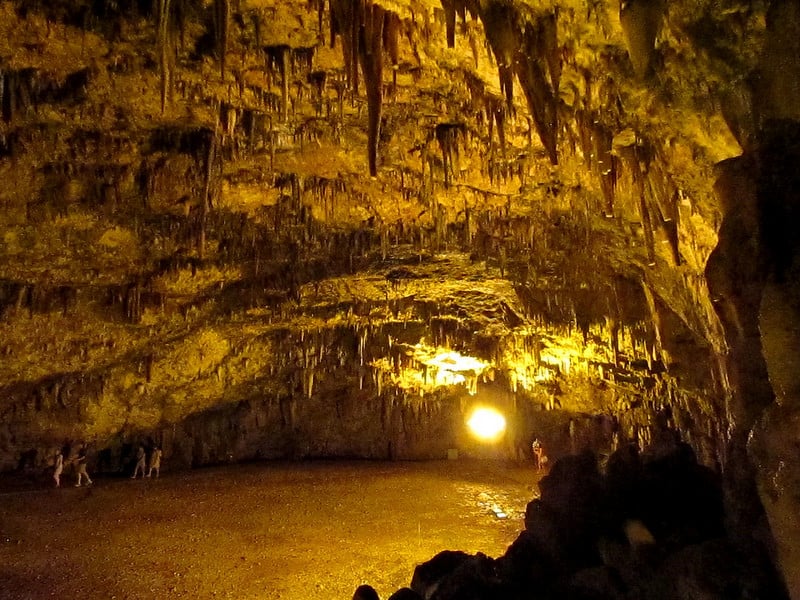 Kvapľová výzdoba v Drogarati Cave